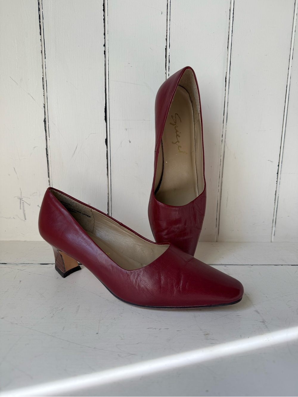 Spiegel Vibtage Cherry Red Leather Kitten Heels Sz 7 Almond Toe Y2K Office Siren